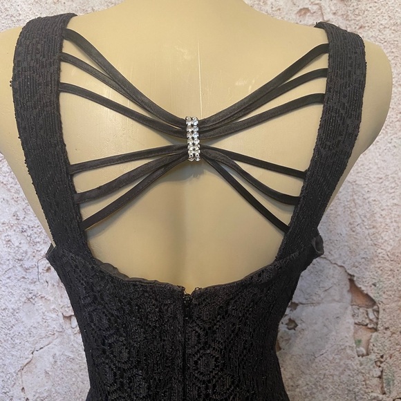 Nuit Black Lace Maxi Dress - Picture 7 of 11